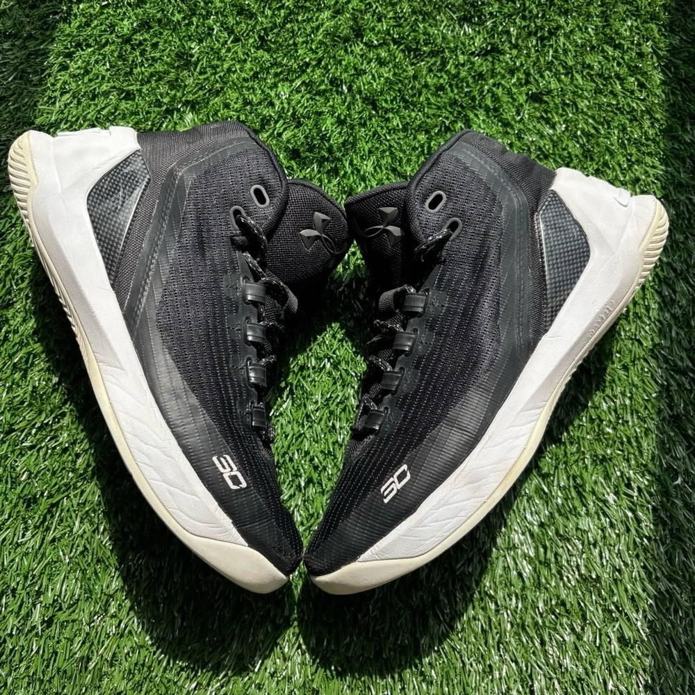 Under Armour Curry 3 'Cyber Monday' Sneakers Black White size 7‎ Youth Shoes